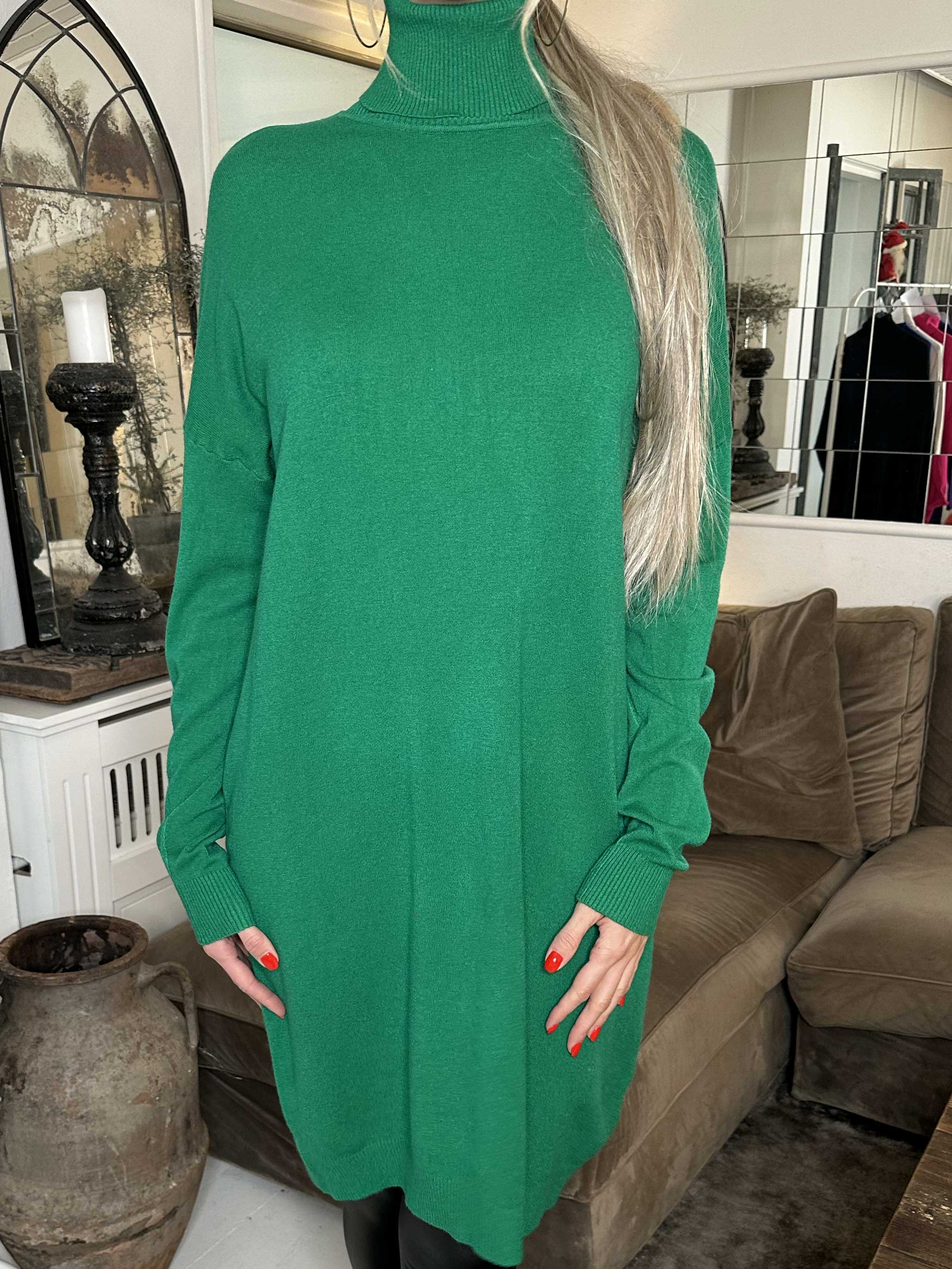 Elmira - Mycket mjuk stickad klänning i elastiskt tyg